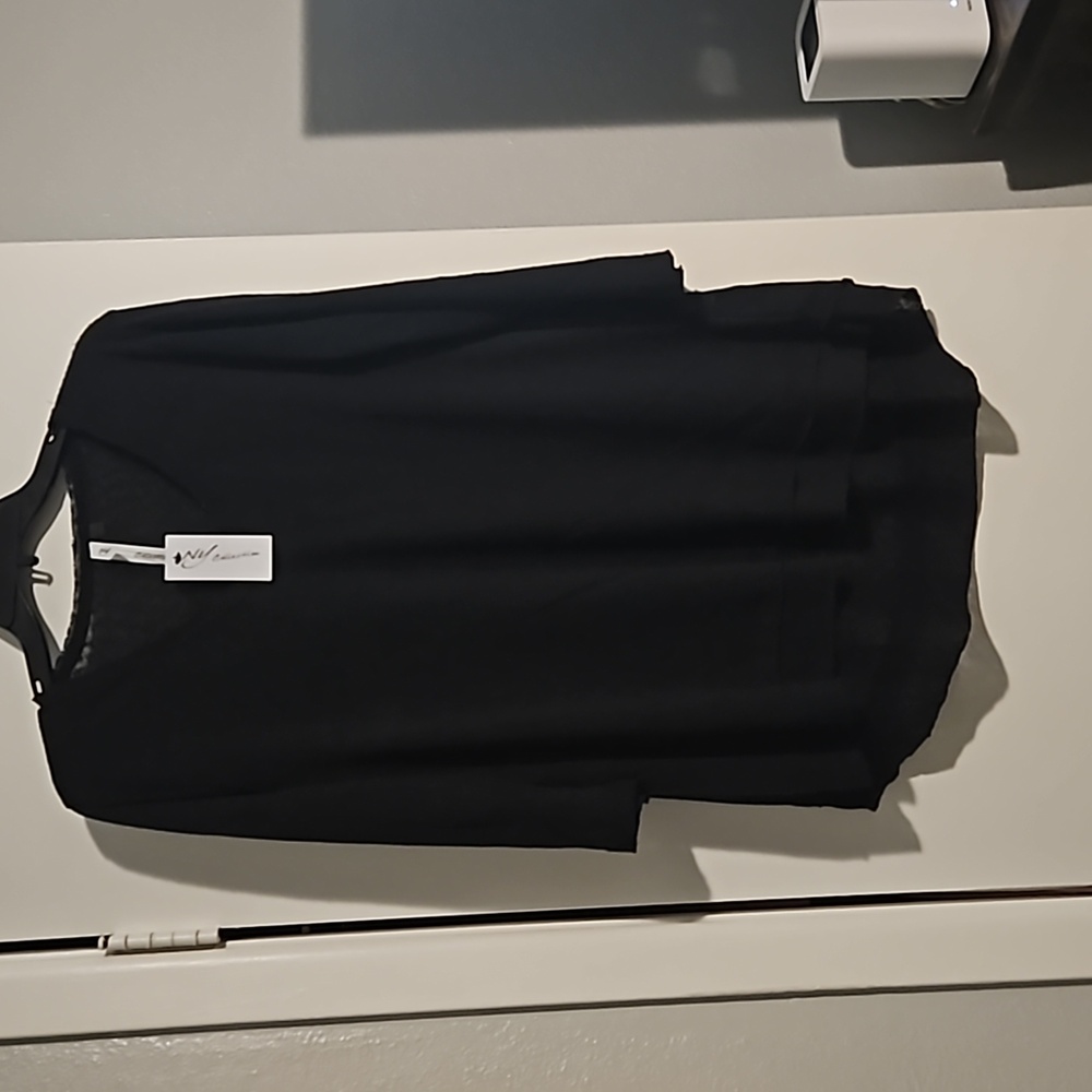 New NY Collection black medium blouse